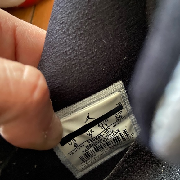 COPY - Air Jordan 11 Low Cherry Bottom Retro Sneakers Men’s Size 8 528895-101 - Picture 3 of 8